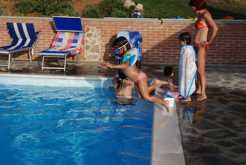 Agriturismo Val Della Pieve 安吉亚里 外观 照片